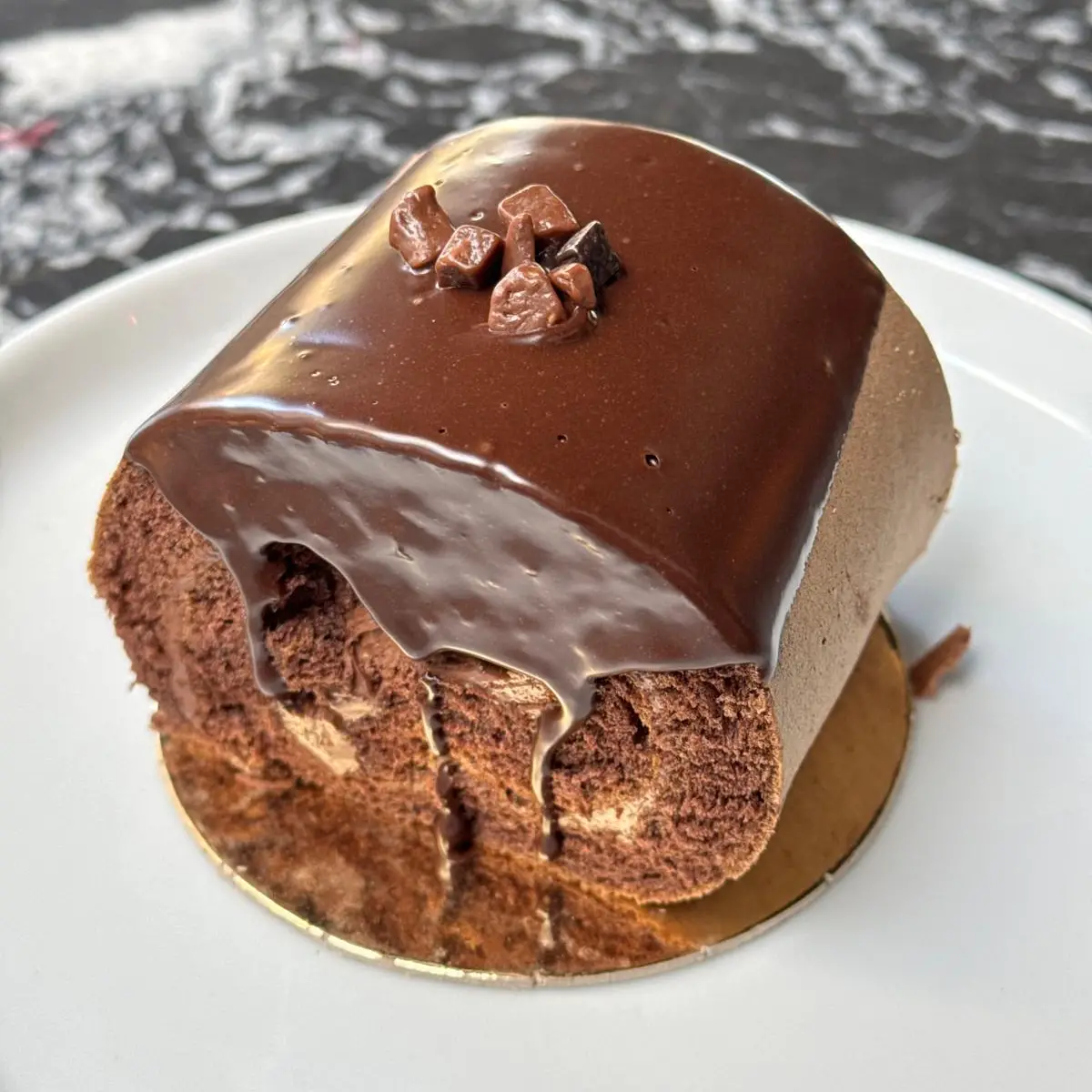 Çikolatalı Muzlu Ananaslı Rulo Pasta